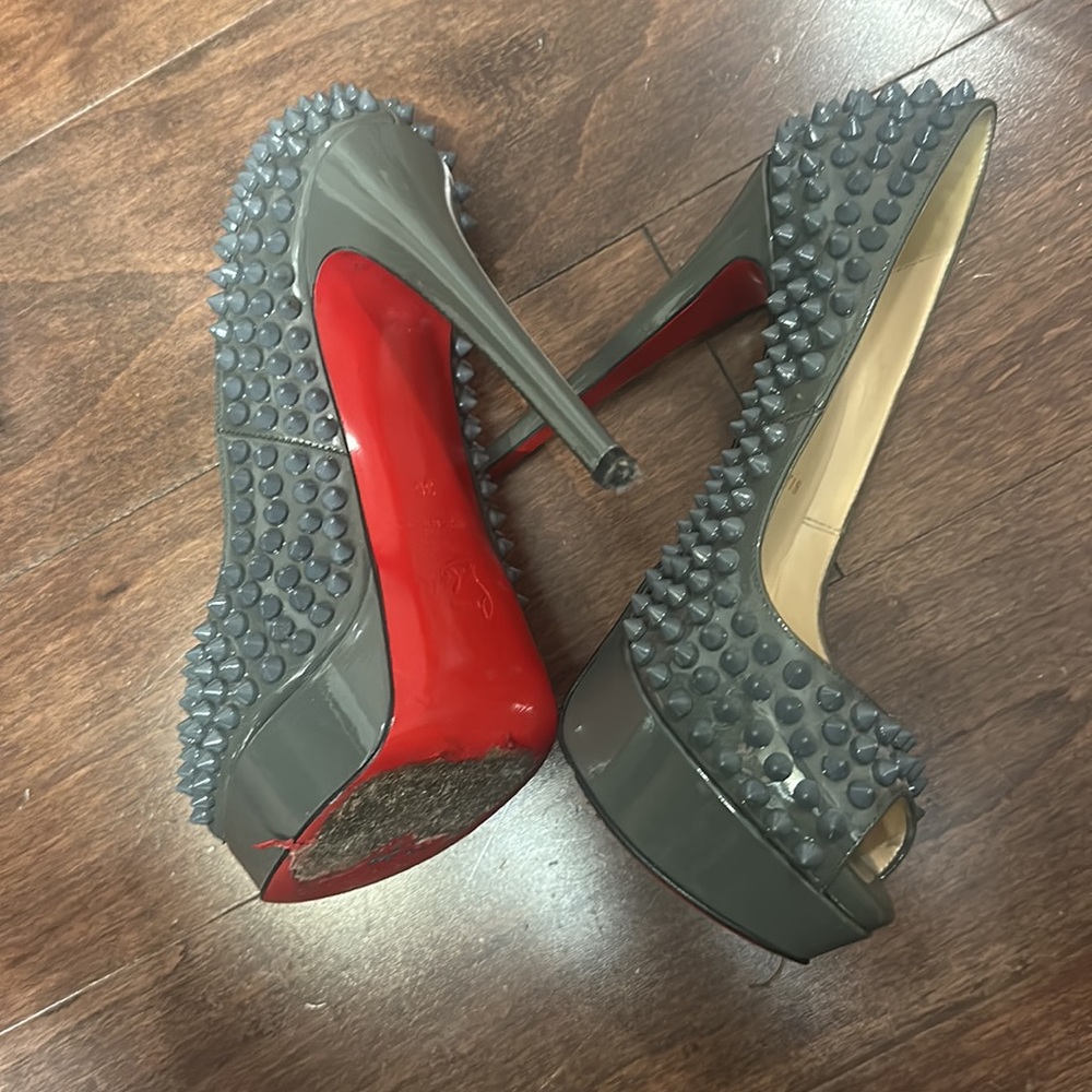 Shoes - Picture 6 of 6
